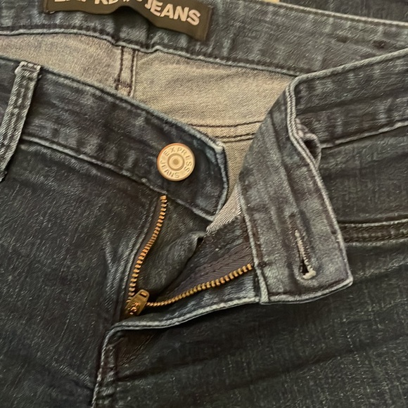 Women’s Express Jeans they have some stretch. Size 6R - Picture 5 of 9